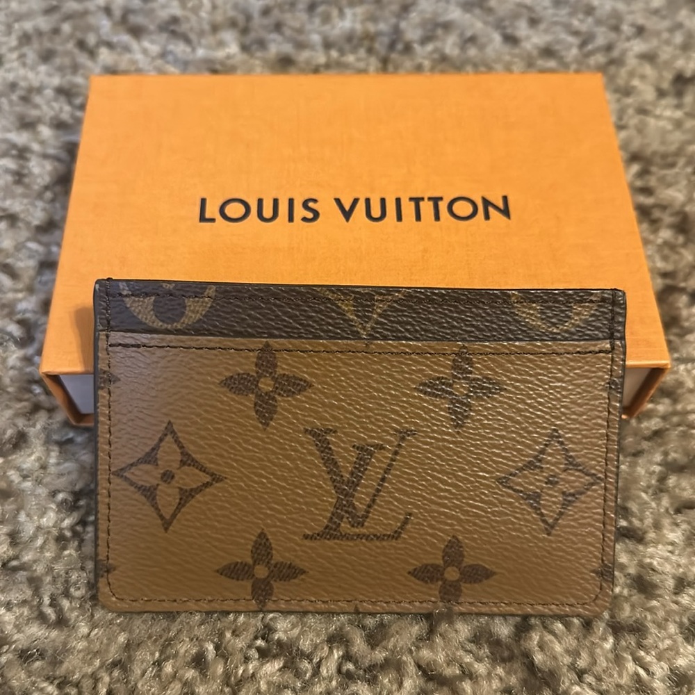 LV REVERSE MONOGRAM CARD HOLDER